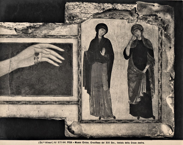 Alinari, Fratelli — Pisa - Museo Civico. Crocifisso del XIII Sec., testata della Croce destra. — particolare
